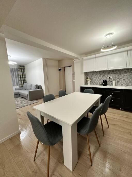 Ultracentral Luxury Apartament ทิมิชัวรา ภายนอก รูปภาพ